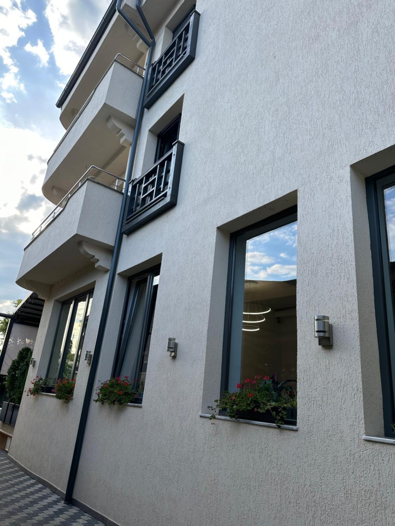 Thr Center 3* Curtea de Argeş
